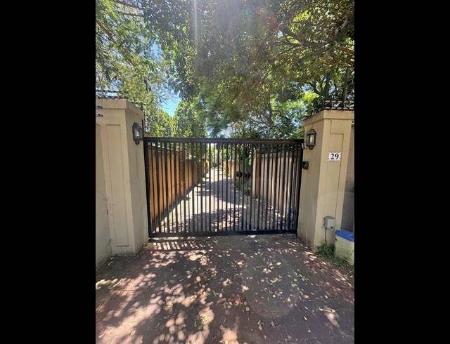 4 BEDROOM HOUSE FOR SALE IN COUNTRY LIFE PARK